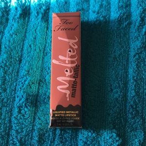 TOOFACED MELTED MATTE-TALLIC (GIVE IT TO ME)